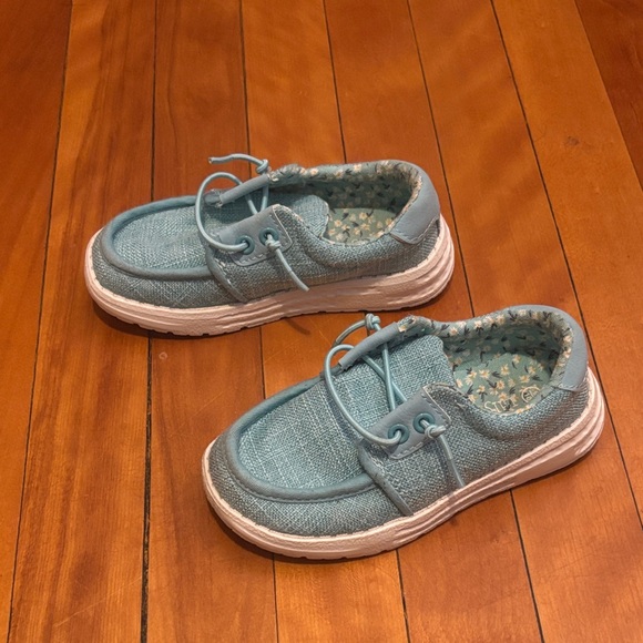 Lily and Dan shoes - Picture 2 of 3